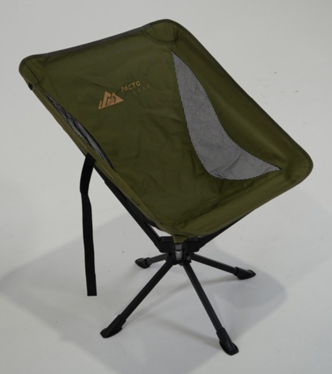 The Pacto in olive green, showing the swivel hub at the centre of its five-point base